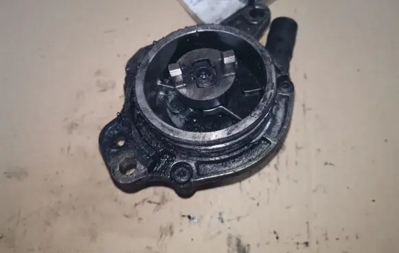 BMW 5 E34 Vacuum pump 72162503
