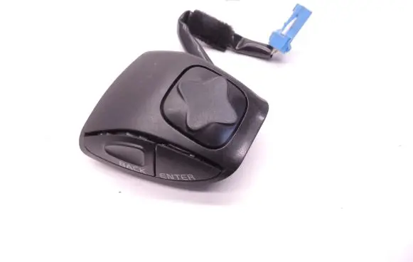 Volvo XC70 Steering wheel buttons/switches 8691942 D65