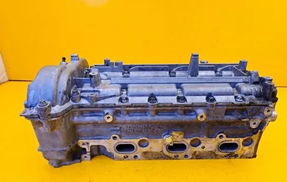 Mercedes-Benz E W211 Engine head R6420163901 A6420106720