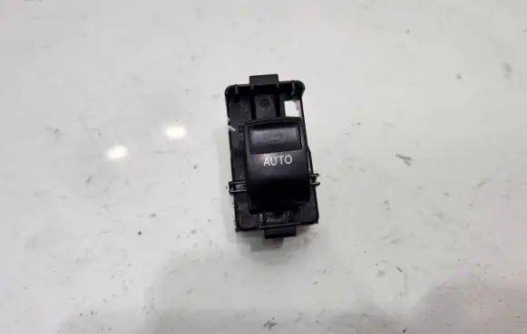 Toyota Prius (XW30) Electric window control switch 192801