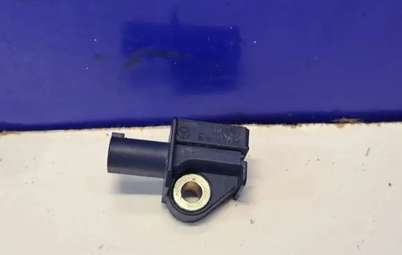 Mercedes-Benz C W204 Airbag deployment crash/impact sensor A2128204926