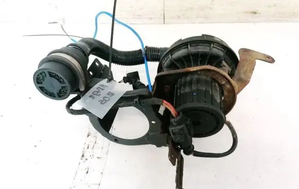 Volkswagen Phaeton Secondary air pump 3D0131085C