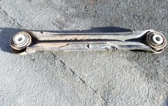 Mercedes-Benz C W203 Rear suspension control arm 