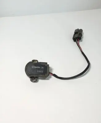 Nissan Terrano Throttle valve position sensor SERA48424 3902