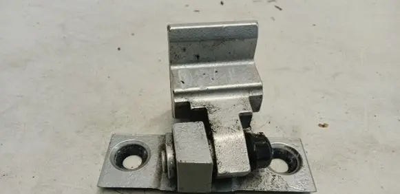 Rear door upper hinge