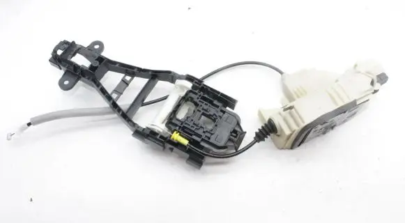 Volvo XC40 Front door lock 30747094