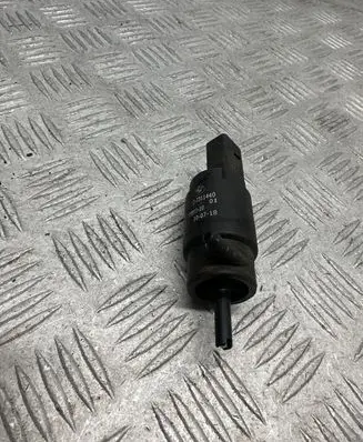 BMW X6 F16 Windscreen/windshield washer pump 7311440