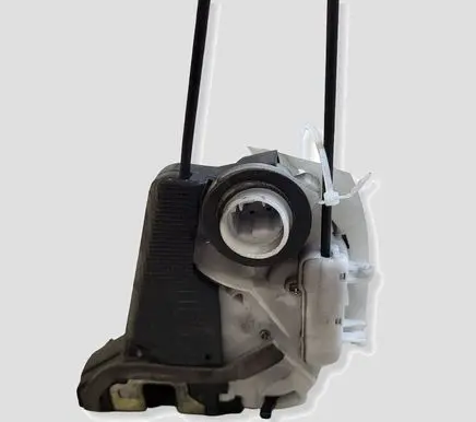 Toyota Yaris Rear door lock U2014120F1