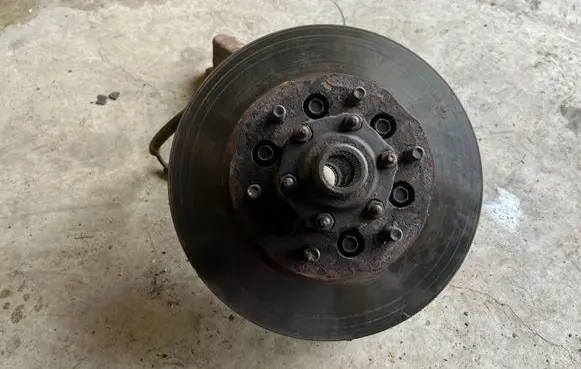 Nissan Navara D22 Front wheel hub spindle knuckle