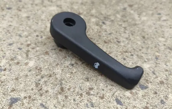 KIA Stinger Engine bonnet (hood) release handle 811812B000