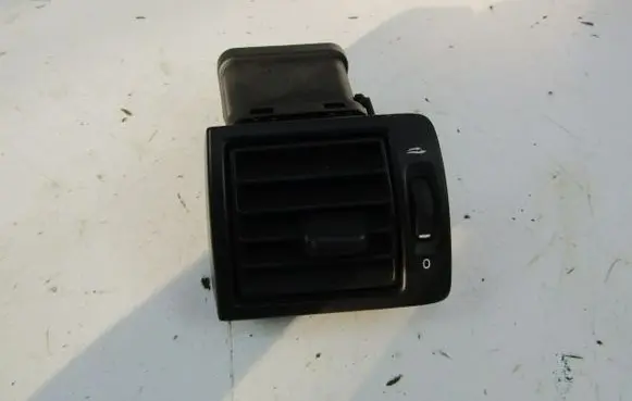 Volvo S40 Dash center air vent grill 