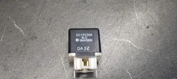 Mazda 323 F Fuel pump relay dc12v20a