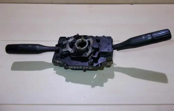 Mazda 323 Wiper turn signal indicator stalk/switch na07178291