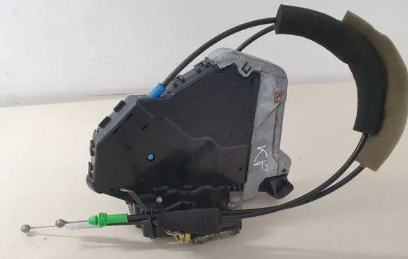 Lexus IS 220D-250-350 Front door lock
