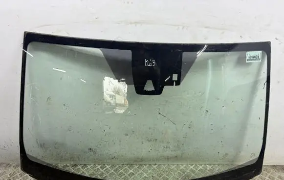 Toyota RAV 4 (XA50) Front windscreen/windshield window 