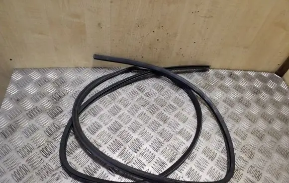 Windshield trim