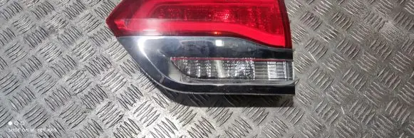 Jeep Grand Cherokee Tailgate rear/tail lights P68110046AD