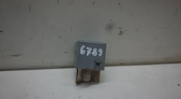 Mercedes-Benz A W169 Other relay A0025422619