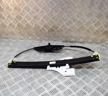 Rear window lifting mechanism without motor