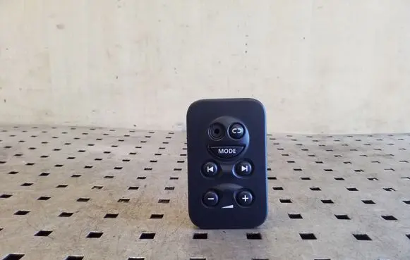 Land Rover Discovery 3 - LR3 Sound control switch XQF500040PVJ