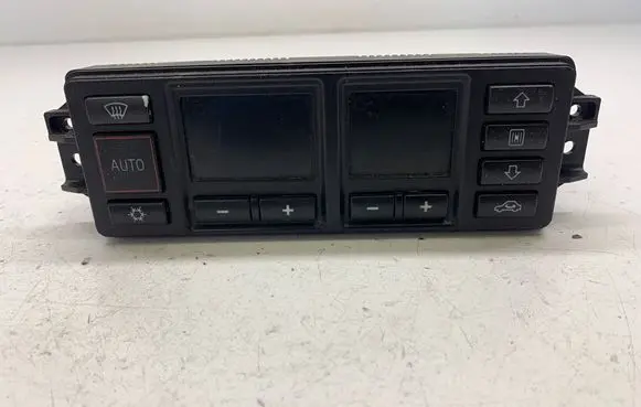 Audi A4 S4 B5 8D Climate control unit 8L0820043B 5HB00760800