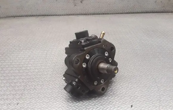 Opel Zafira B Fuel injection high pressure pump 0445010097