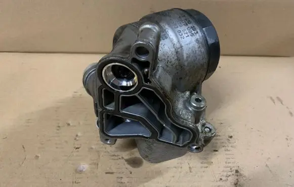 BMW X3 F25 Oil filter mounting bracket 7510363 7570085