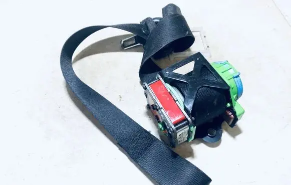 Mercedes-Benz CLC CL203 Front seatbelt 306715899228ac 0715c511h8