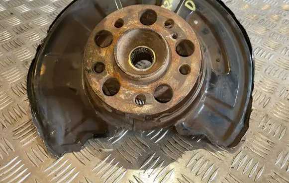 Mercedes-Benz C W204 Rear wheel hub 1742190653