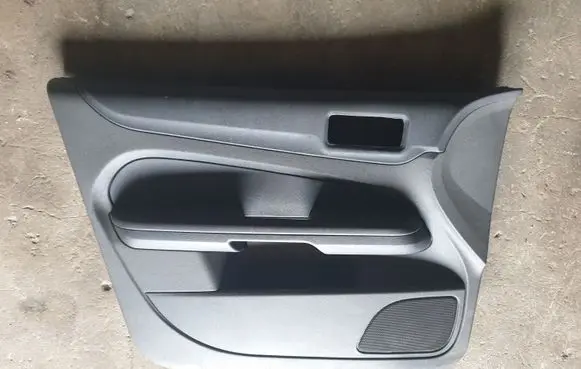 Ford Focus Front door card panel trim AGDD027