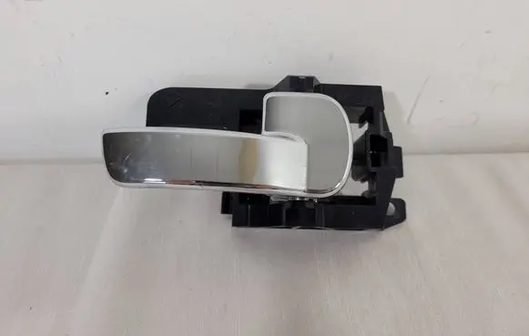 Nissan Qashqai Front door interior handle 8318D