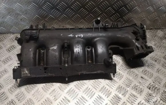Mercedes-Benz CLA C117 X117 W117 Intake manifold 2700900737 A2700900737