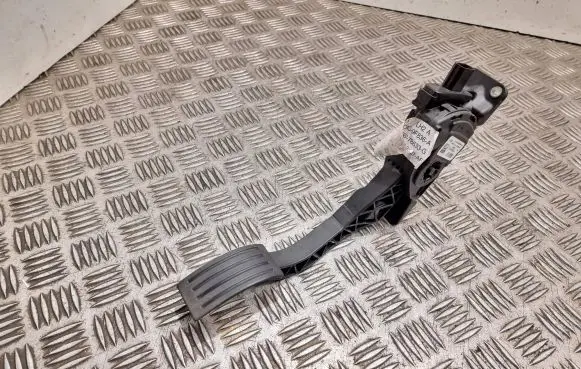Ford C-MAX II Accelerator throttle pedal F1DC9F836AA 6PV01036884