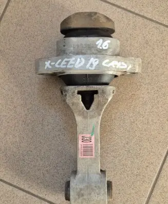 KIA Xceed Gearbox mounting bracket 21950J3000