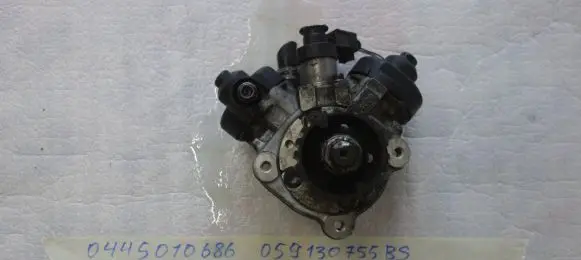 Audi A4 S4 B8 8K Fuel injection high pressure pump 059130755BS