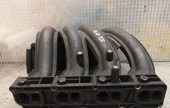 Mercedes-Benz C W203 Intake manifold 6110903537