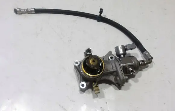 BMW 3 F30 F35 F31 Fuel injection high pressure pump 7607159