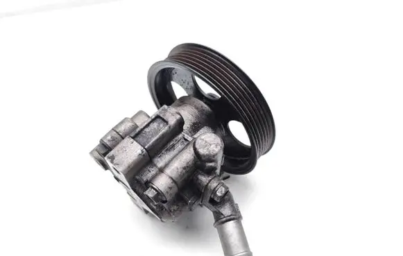 Opel Insignia A Power steering pump 55563329 7KD0500018