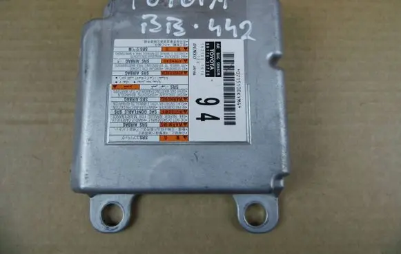 Toyota Camry VIII XV70 Airbag control unit/module 8917033720