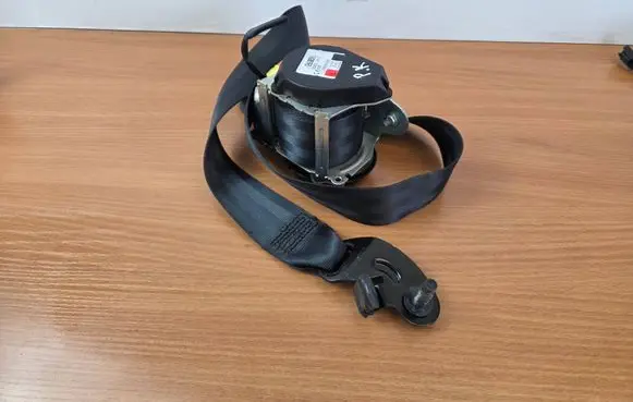 Ford Focus Front seatbelt 0080L0000 L005358 639536100B