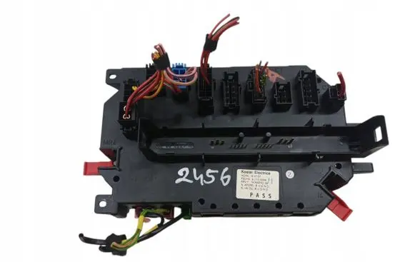 Mercedes-Benz S W221 Fuse box set A2215406350
