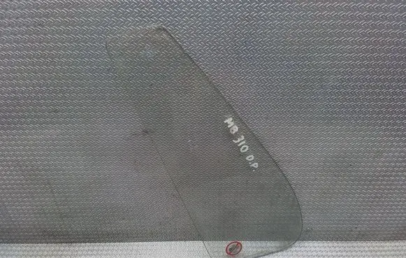 Mercedes-Benz 207 310 Front door vent window glass four-door 