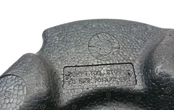 Chevrolet Trax Spare wheel mounting bracket 