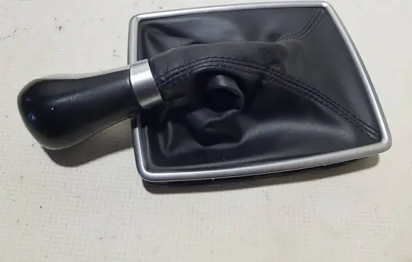 Mercedes-Benz C W204 Gear lever shifter trim leather/knob 2042676310BBG A2042676310