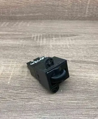 Mitsubishi Galant Headlight level height control switch 0X020 PPGF10