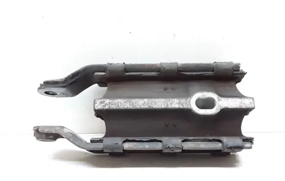 Volvo XC60 Engine mount bracket 31262935 8G9N6P082BA