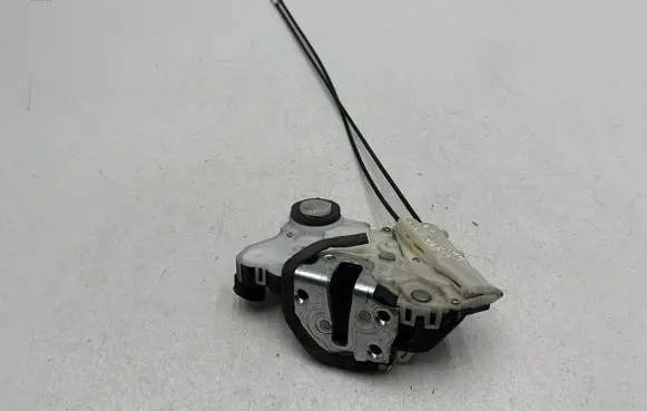 Toyota Yaris Front door lock