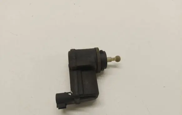 Opel Vectra B Headlight level adjustment motor 90504207 93064
