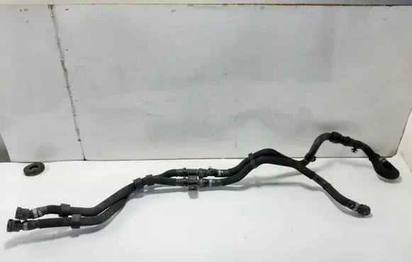 Engine coolant pipe/hose