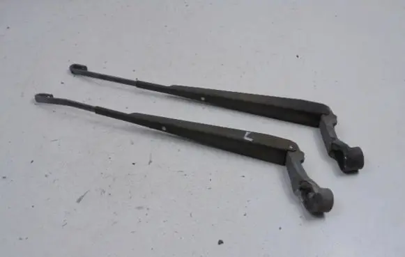 Mitsubishi Pajero Pinin Front wiper blade arm